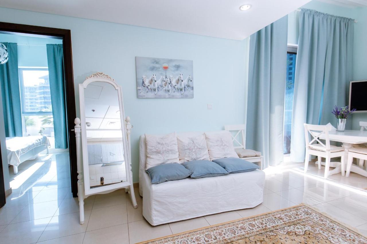 Bay Apartment *
