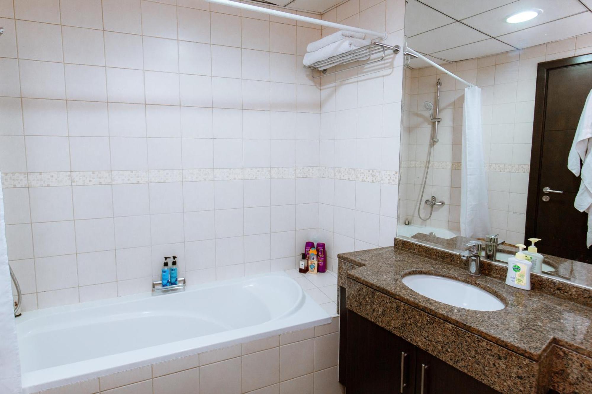 Bay Apartment *