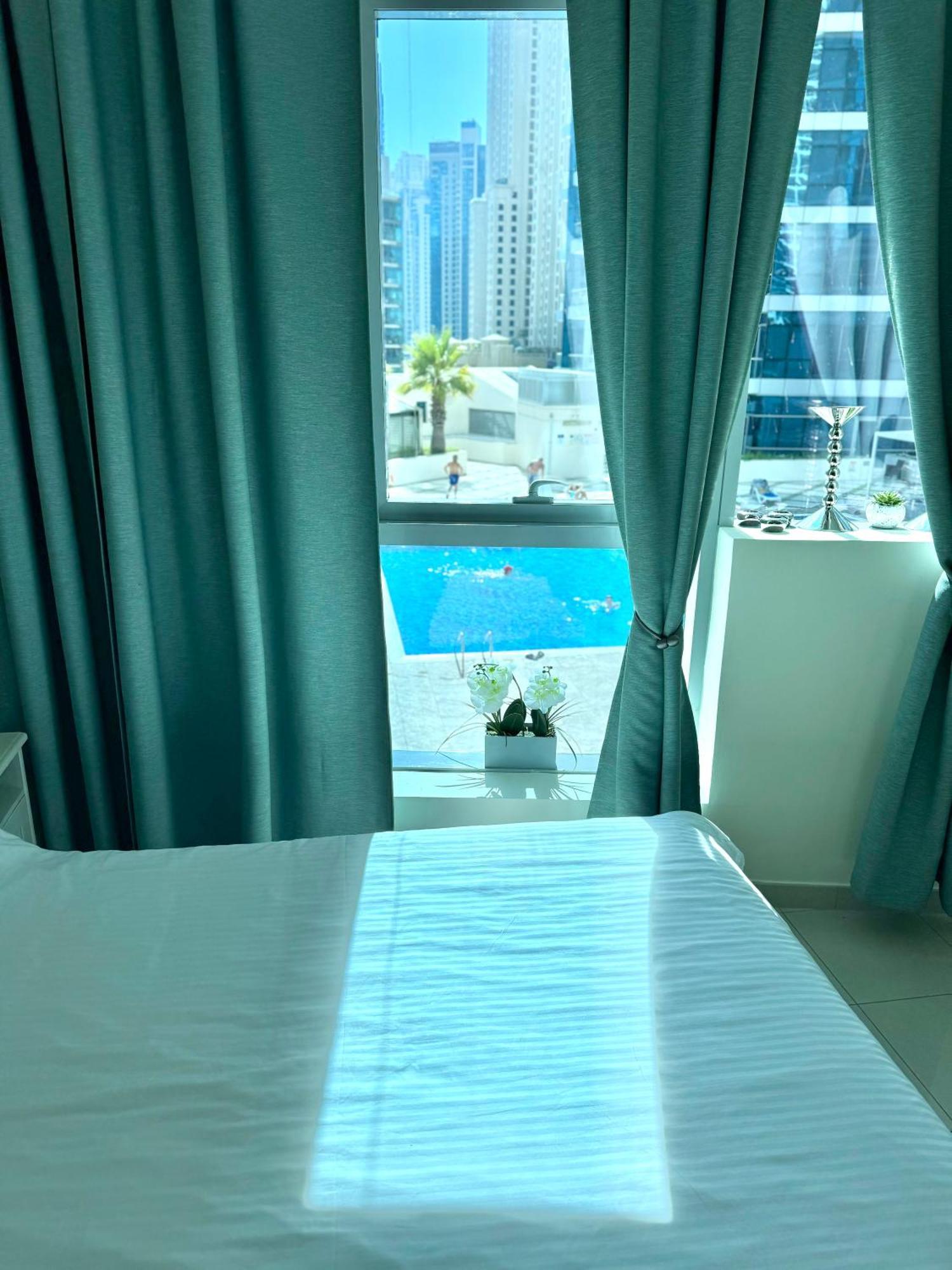 Bay Apartment