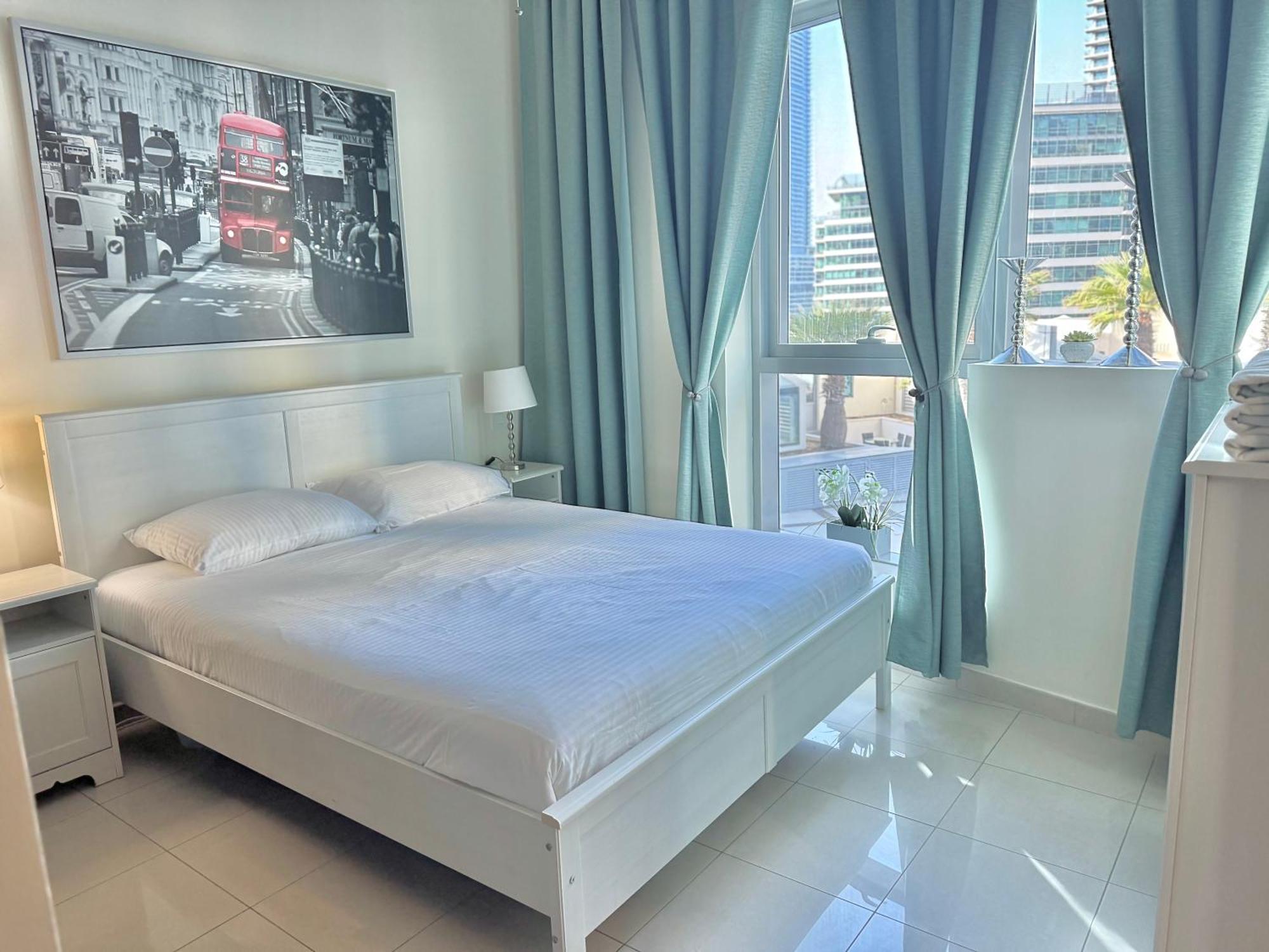 Bay Apartment